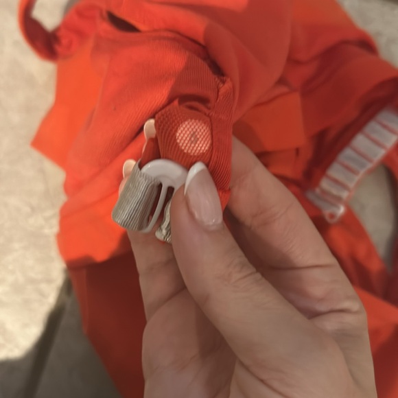 Lululemon red square neck workout tank (size 6) - Picture 9 of 9